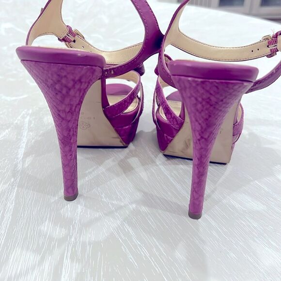 🎀 Isola Snakeskin Heels 8.5 - Picture 5 of 7